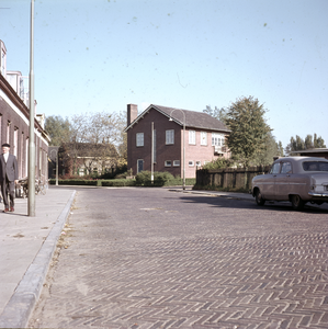 859550 Gezicht op het badhuis Anthonieplein (Loevenhoutsedijk 32) te Utrecht.